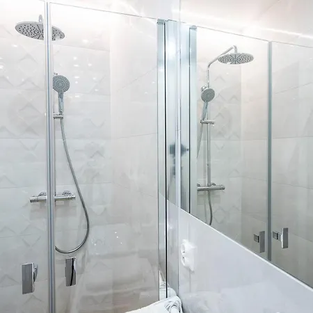 Adb Center * غدينيا